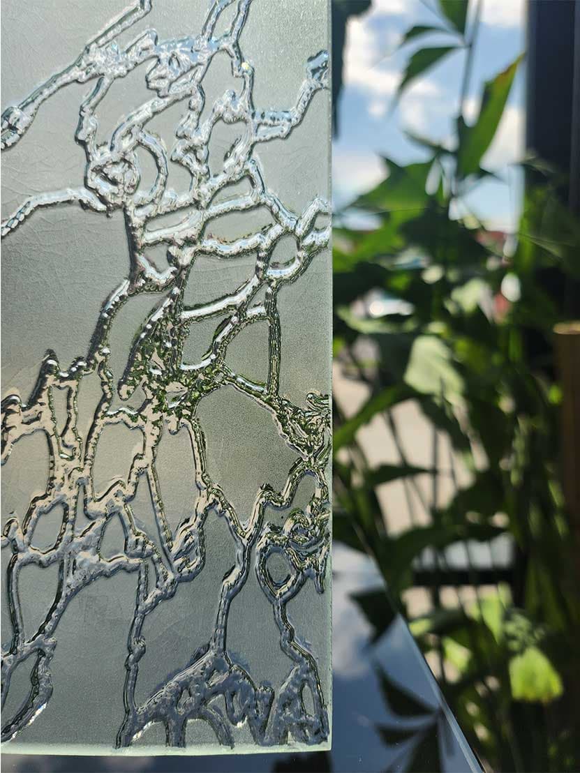 Delta glass