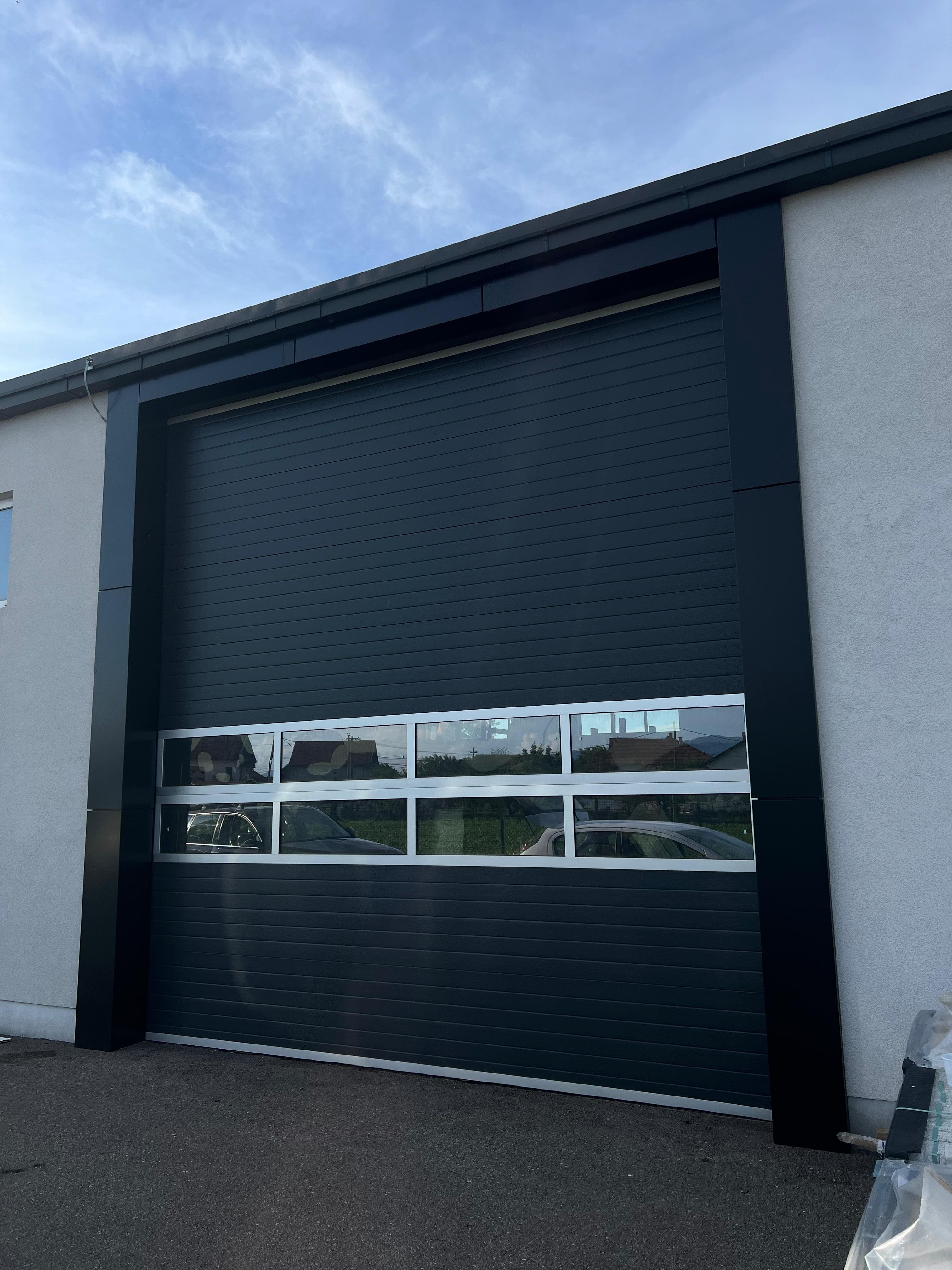 Industrial sectional garage doors